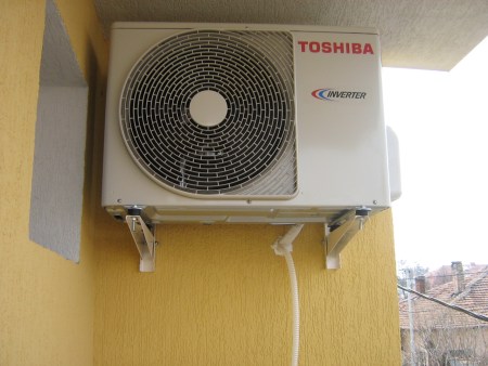 Toshiba RAS-3M26UAV-E